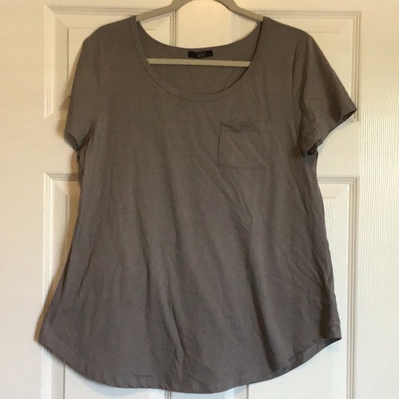 Set of 4 Short Sleeve Shirts - Picture 8 of 13